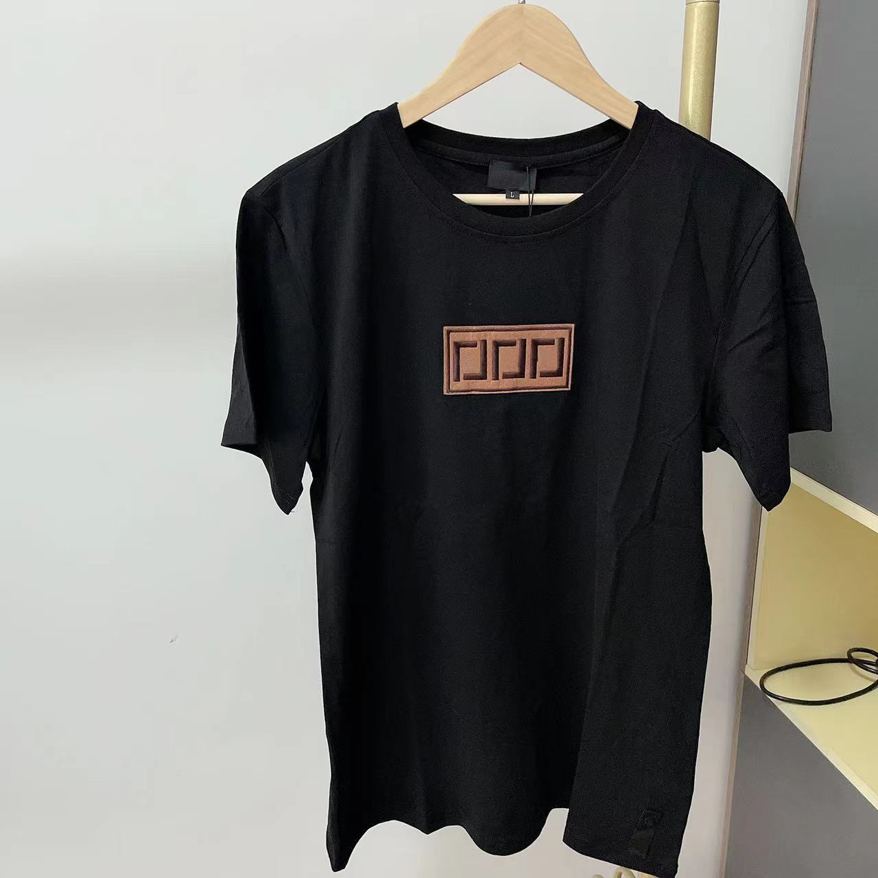 2022 Mens Designers T Shirt Man Womens tshirt With Letters Print Short Sleeves Summer Shirts Men Loose Tees Asian size M-XXXL RW1G
2022 Mens Designers T Shirt Man Womens tshirt With Letters Print Short Sleeves Summer Shirts Men Loose Tees Asian size M-XXXL RW1G