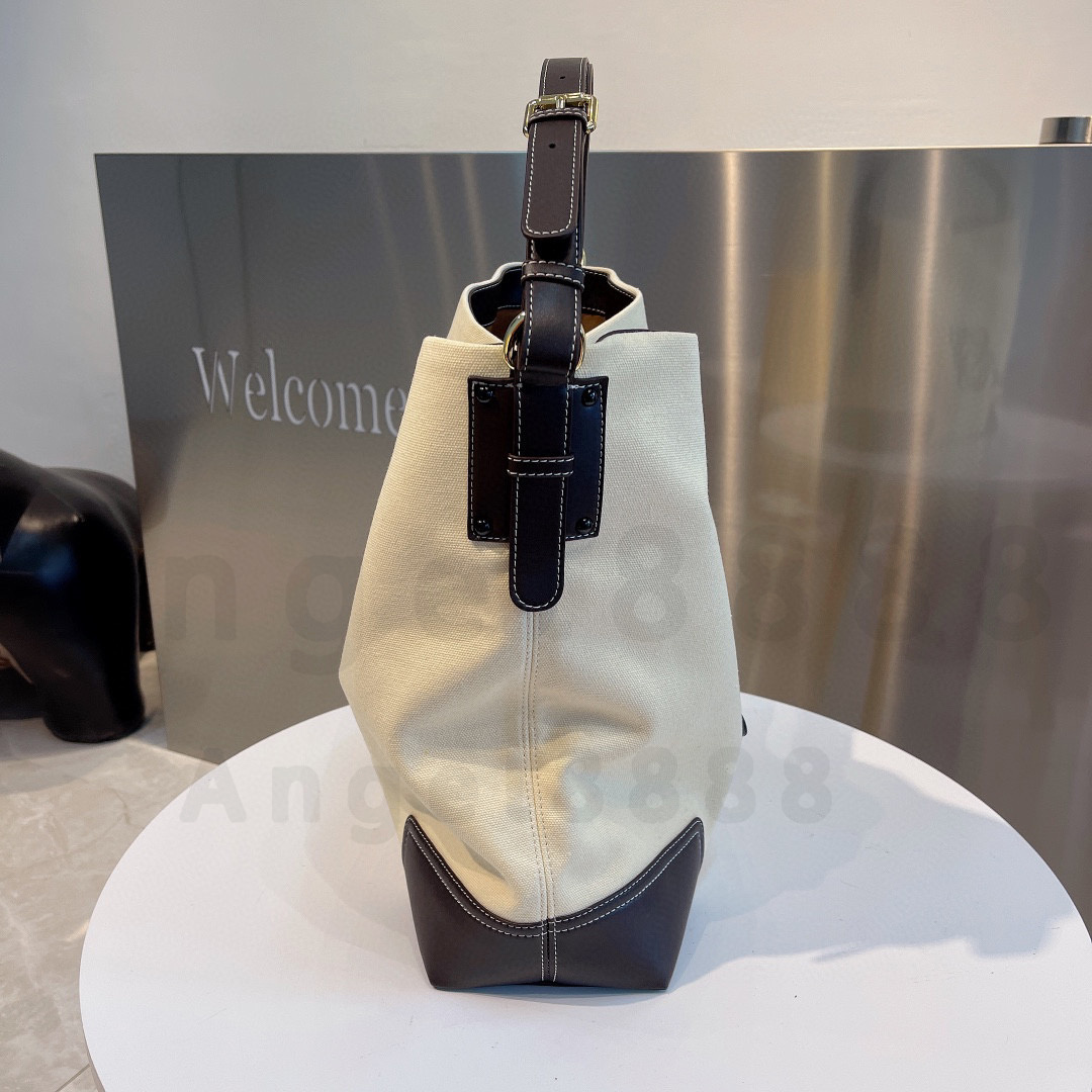2022Luxury Designer Brand Fashion Shoulder lady Bucket Bags Handbags High Quality Women chains letter phone purse shopping bag latest wallet, No bags
2022Luxury Designer Brand Fashion Shoulder lady Bucket Bags Handbags High Quality Women chains letter phone purse shopping bag latest wallet, No bags