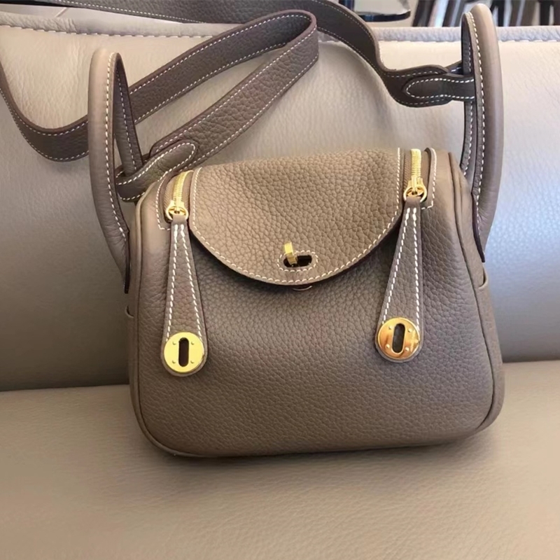 herme bags lindys handbags designer bags Janemarple women's summer Togo leather Mini doctor nurse diagonal, 380tvl
herme bags lindys handbags designer bags Janemarple women's summer Togo leather Mini doctor nurse diagonal, 380tvl