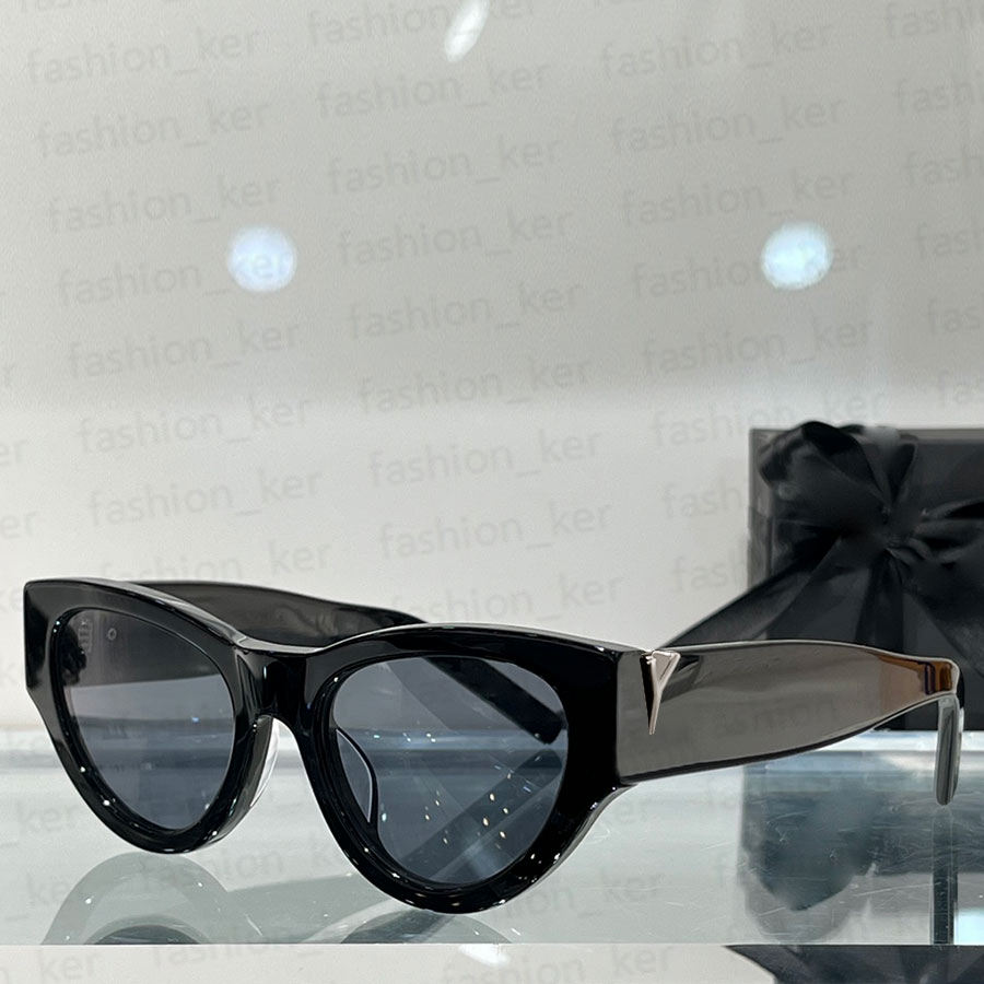 2023 Vintage plate cat-eye hipster sunglasses Star little Red book same style street shot thin face Sunglasses SL M94
2023 Vintage plate cat-eye hipster sunglasses Star little Red book same style street shot thin face Sunglasses SL M94