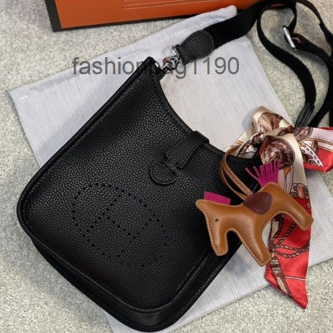 designer bag 2022 Women Cowhide Bags Women Handbags Layer Hermss First Bucket Evelyn Leather Women's Litchi Pattern h Hollow One Shoulder Messenger JRVGPHZ, Red
designer bag 2022 Women Cowhide Bags Women Handbags Layer Hermss First Bucket Evelyn Leather Women's Litchi Pattern h Hollow One Shoulder Messenger JRVGPHZ, Red