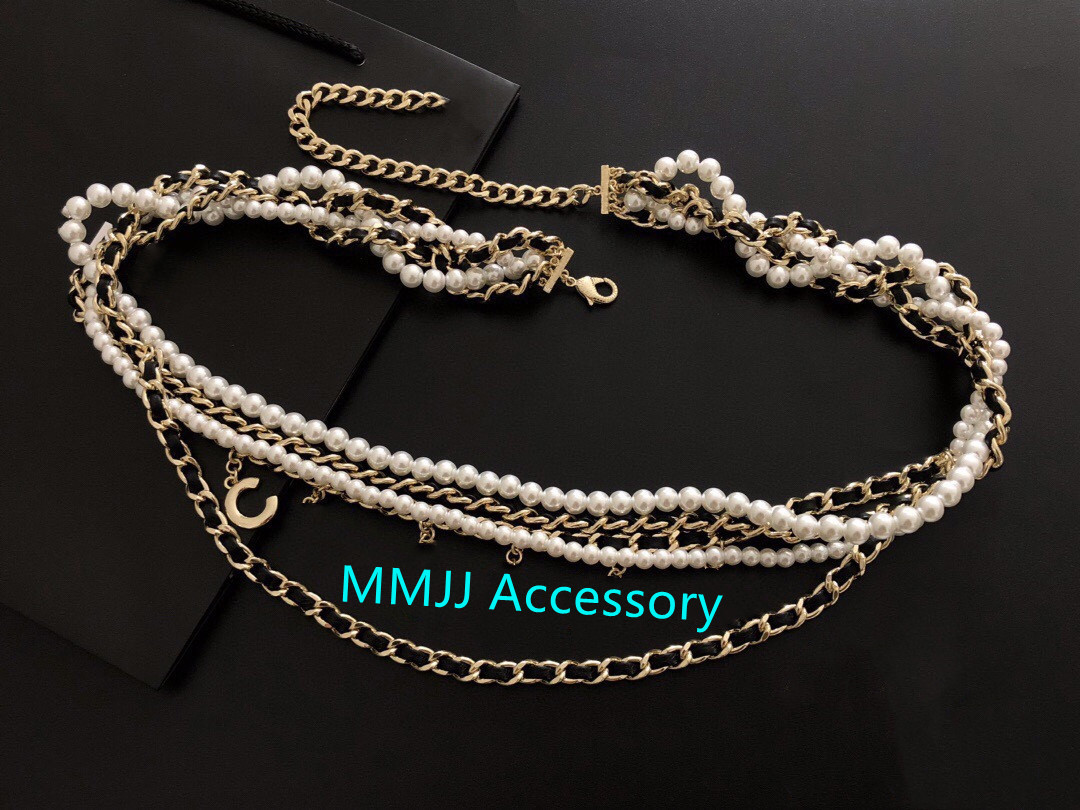 Vintage Multilayer pearl Belt Signature letter Waistband Women Twist leather belt Famous name Waist Link Chain Fashion Jewelry, Gold
Vintage Multilayer pearl Belt Signature letter Waistband Women Twist leather belt Famous name Waist Link Chain Fashion Jewelry, Gold