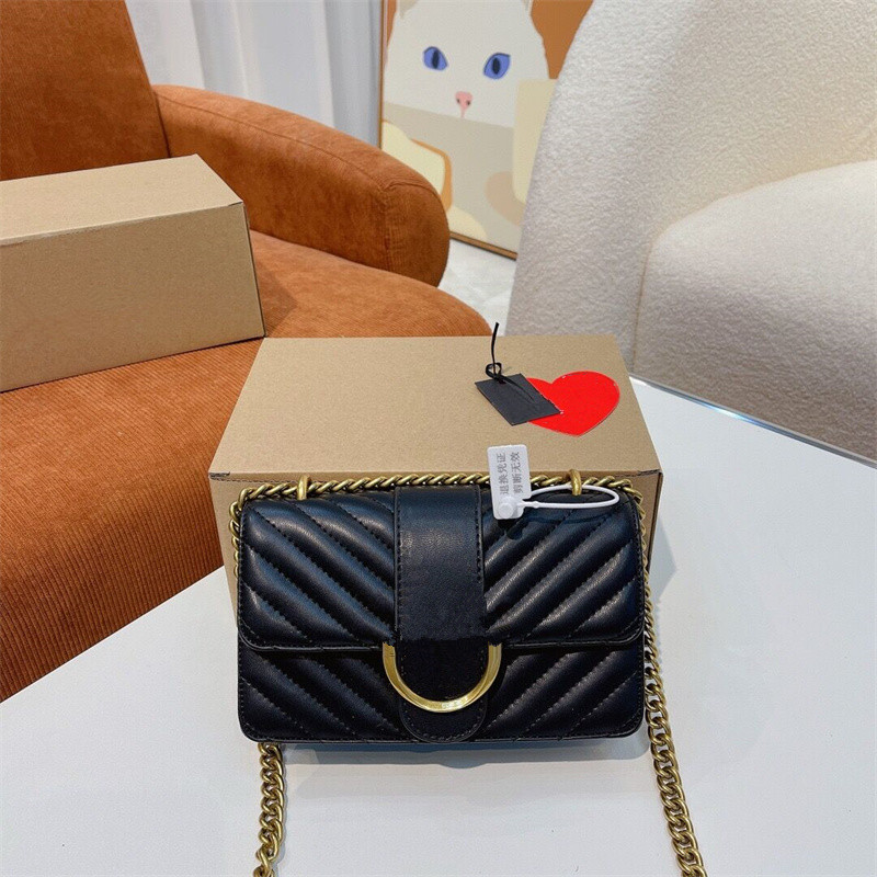 High Quality Designer Shoulder Bags Genuine Leather Handbags Chain Messenger Bag Ladies Swallow Handbag, Black 
High Quality Designer Shoulder Bags Genuine Leather Handbags Chain Messenger Bag Ladies Swallow Handbag, Black