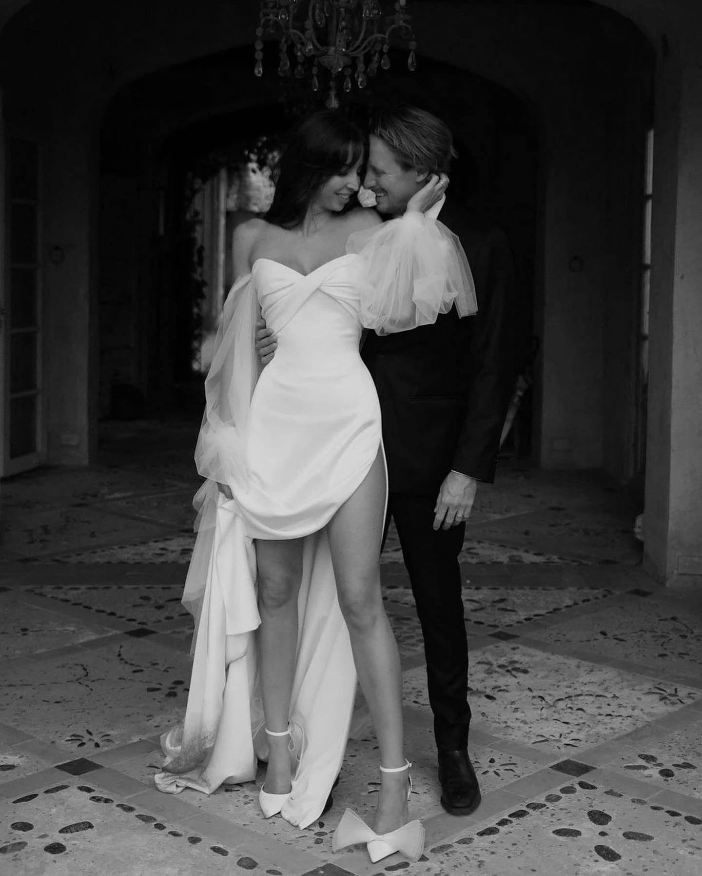 Beach Wedding Dresses Sweetheart Neckline Summer Bridal Gowns A Line Long Sleeves Side Split Sweep Train Satin Vestido De Novia