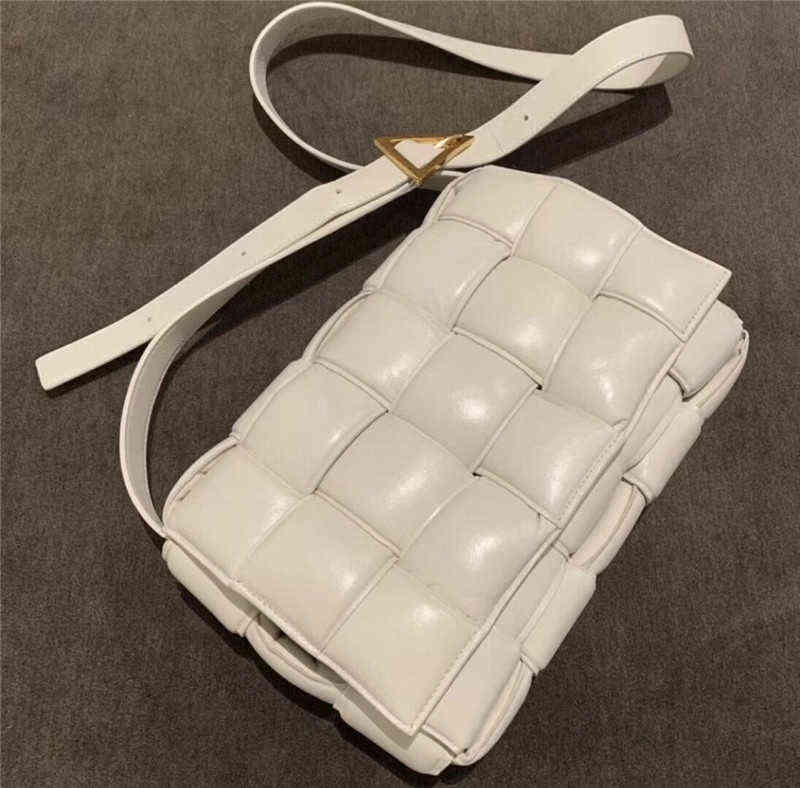 Luxury Women Bottegass Handbags Venetas New Women Leather Woven Pillow Casette Lattice Padded One Shoulder Messenger, New white sheepskin
Luxury Women Bottegass Handbags Venetas New Women Leather Woven Pillow Casette Lattice Padded One Shoulder Messenger, New white sheepskin