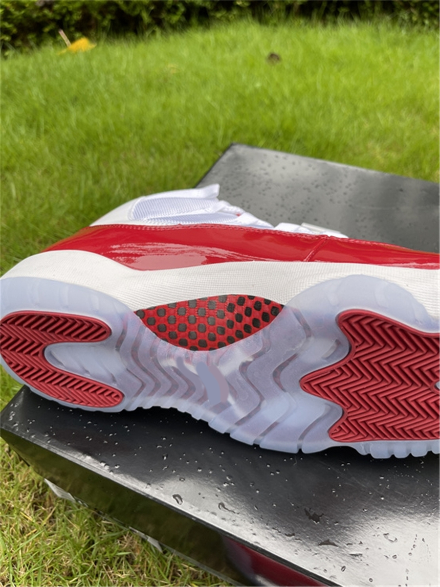 Authentic 11s 11 Cherry shoes CT8012-116 Men Sports Sneakers White Varsity Red Black Outdoor With Original Box, Don't order this option
Authentic 11s 11 Cherry shoes CT8012-116 Men Sports Sneakers White Varsity Red Black Outdoor With Original Box, Don't order this option