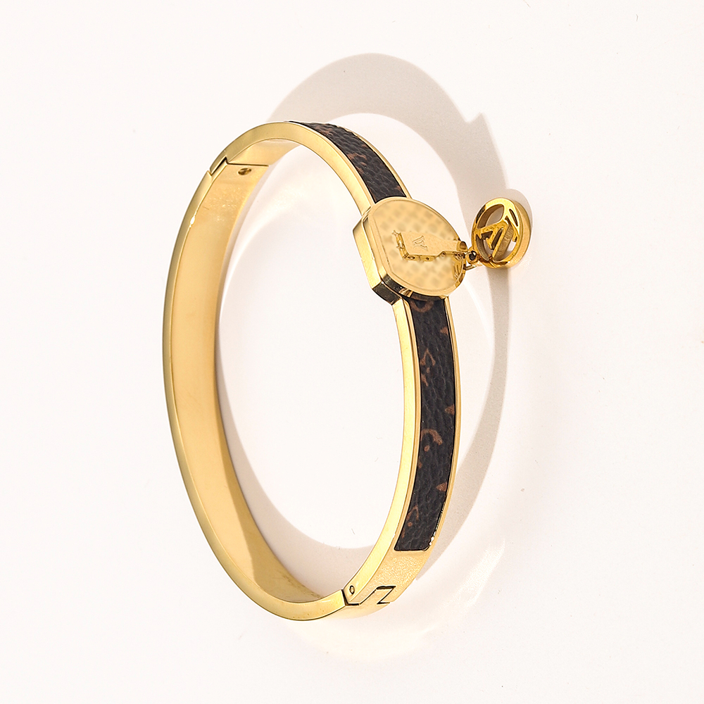 New Style Bracelets Women Bangle Luxury Designer Letter Jewelry Faux Leather 18K Gold Plated Stainless steel Bracelet Womens Wedding Gifts ZG1305
New Style Bracelets Women Bangle Luxury Designer Letter Jewelry Faux Leather 18K Gold Plated Stainless steel Bracelet Womens Wedding Gifts ZG1305