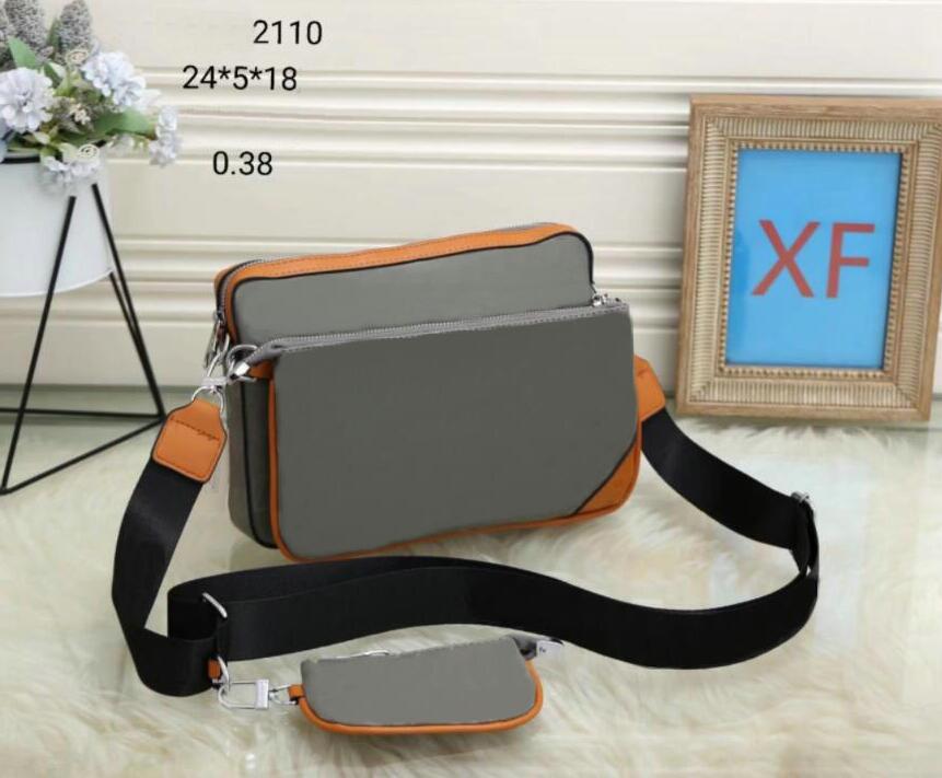 2022 Men's messenger bags Three-piece suit TRIO bag Eclipse reverse canvas fashionable gold metal trim single shoulder strap coin purse, Grey
2022 Men's messenger bags Three-piece suit TRIO bag Eclipse reverse canvas fashionable gold metal trim single shoulder strap coin purse, Grey