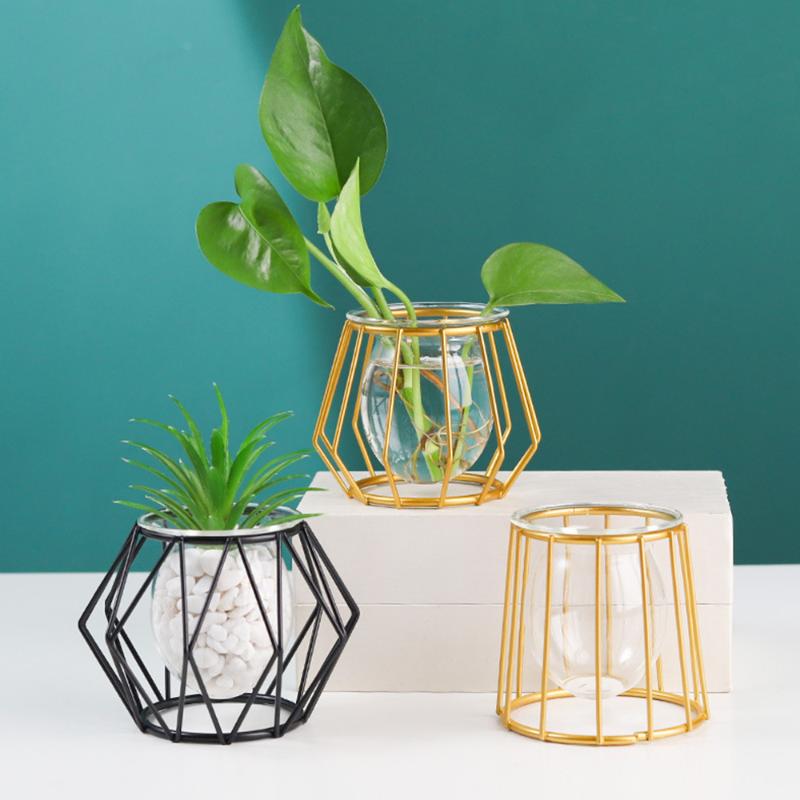 Vases Retro Iron Line Vase Hydroponic Plant Flower Home Decoration Metal Holder Nordic Styles Ornament
Vases Retro Iron Line Vase Hydroponic Plant Flower Home Decoration Metal Holder Nordic Styles Ornament