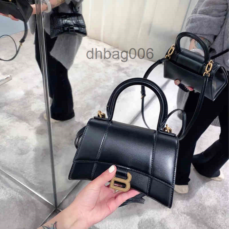 Multi Pochette large capacity real leather Bag high quality Women Luxurys Designers Bags 2022 Handbags Purses tote 19 Handbag Flap Zhouzhoubao123 6G1F, No bag
Multi Pochette large capacity real leather Bag high quality Women Luxurys Designers Bags 2022 Handbags Purses tote 19 Handbag Flap Zhouzhoubao123 6G1F, No bag