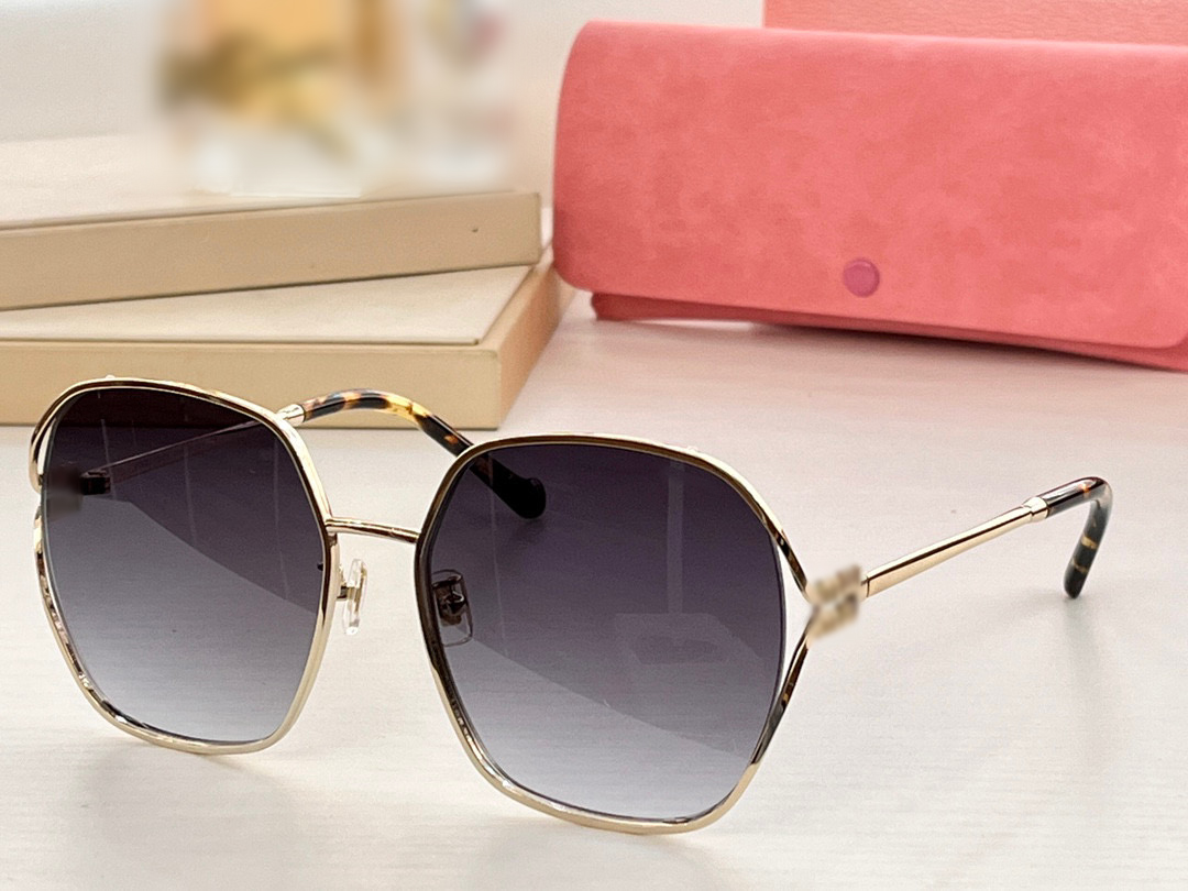 Sunglasses For Women Summer 52W Style Sunshade Anti-Ultraviolet Retro Plate Full Frame Glasses Random Box
Sunglasses For Women Summer 52W Style Sunshade Anti-Ultraviolet Retro Plate Full Frame Glasses Random Box