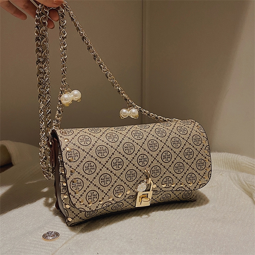 60% OFF 2022 trendy s Niche design pearl chain lock new rivet Single Shoulder Messenger Bag live broadcast hot women's bag, Blue
60% OFF 2022 trendy s Niche design pearl chain lock new rivet Single Shoulder Messenger Bag live broadcast hot women's bag, Blue