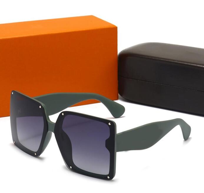Top quality Sunglasses Women Men 51mm metal Metal plat uv400 Retro Brand Design Sun Glasses With Original Boxs Mixed Color
Top quality Sunglasses Women Men 51mm metal Metal plat uv400 Retro Brand Design Sun Glasses With Original Boxs Mixed Color