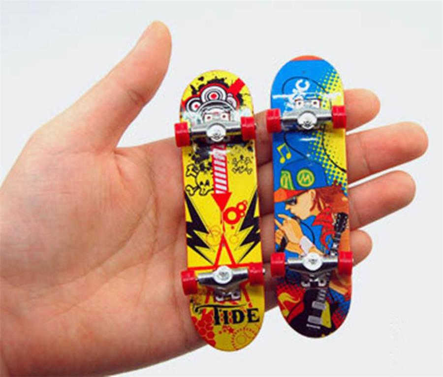Mini Finger boards Skate truck Print professional Plastic Stand FingerBoard Skateboard Finger Skateboard for Kid Toy Children Gift