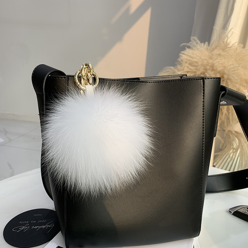 13CM Real Fur Keychain Natural Pompom Ball Women Bag ornaments Pendant Luxury Car Key Ring Leather Strap Metal Gift 220411