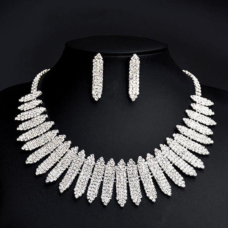 Pendant Necklaces Full Diamond Crystal Silver Feather Necklace Earring Set Ladies Fashion Banquet Party Exaggerated AccessoriesPendant
Pendant Necklaces Full Diamond Crystal Silver Feather Necklace Earring Set Ladies Fashion Banquet Party Exaggerated AccessoriesPendant