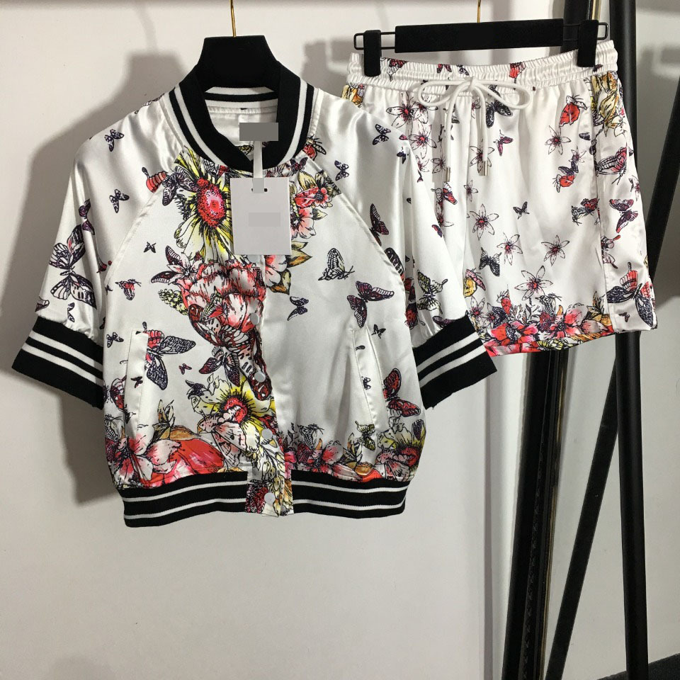 625 2022 Minlan Style Spring Summer Brand Same Style Two Pieces Sets Short Pants Coat Crew Neck Empire Short Sleeve Fora Print High Quality weini, Customize
625 2022 Minlan Style Spring Summer Brand Same Style Two Pieces Sets Short Pants Coat Crew Neck Empire Short Sleeve Fora Print High Quality weini, Customize