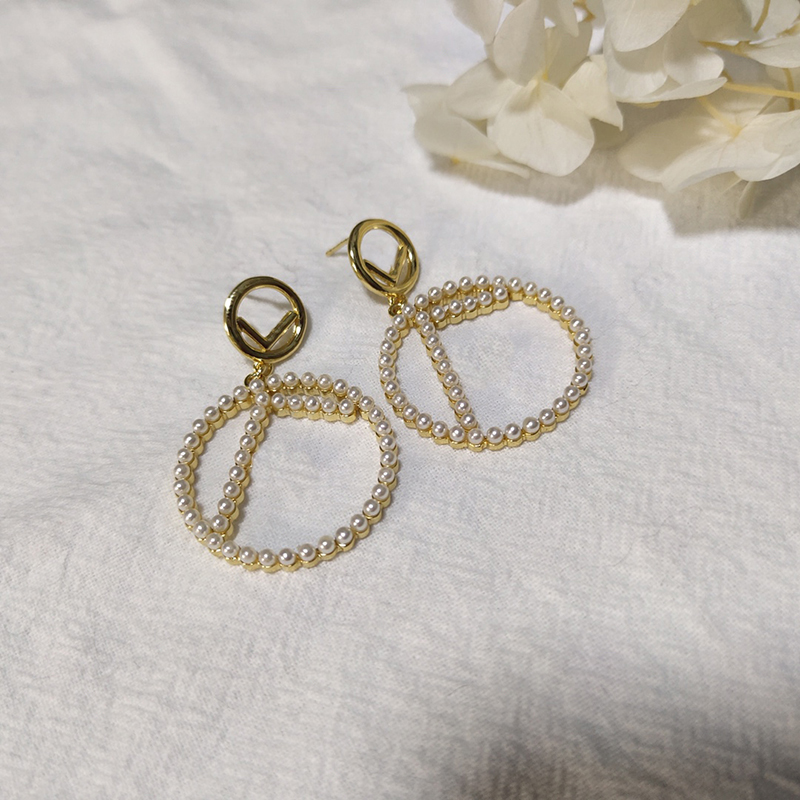 2 Styles Hoops Earrings With Box Designers For Women Luxurys Designer Pearl Studs Fashion Gold Earring F Stud Earrings Wholesale D2206142Z
2 Styles Hoops Earrings With Box Designers For Women Luxurys Designer Pearl Studs Fashion Gold Earring F Stud Earrings Wholesale D2206142Z