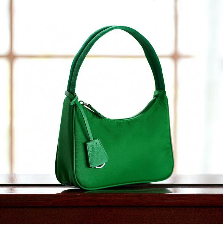 Designer 2005 Re Nylon Shoulder Messenger Edition Bag for Women Luxury Handbag Mini Hobo With Mini Pocket Brand Female Man Crossbod
Designer 2005 Re Nylon Shoulder Messenger Edition Bag for Women Luxury Handbag Mini Hobo With Mini Pocket Brand Female Man Crossbod