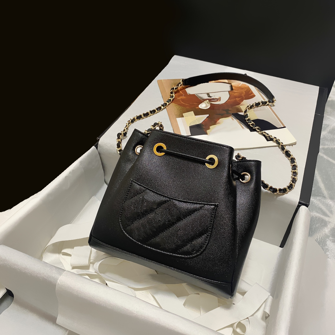 Top Tier Quality Designer Caviar Bag Classic Women String Purse Genuine Leather Corssbody Shoulder Chain Bag Luxury Quilted Zipper Clutch Handbag Size 21cm With Box, Contact us
Top Tier Quality Designer Caviar Bag Classic Women String Purse Genuine Leather Corssbody Shoulder Chain Bag Luxury Quilted Zipper Clutch Handbag Size 21cm With Box, Contact us