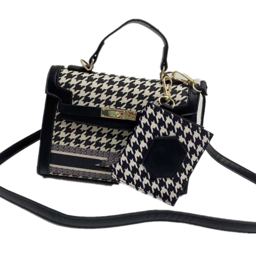 Newest Graffiti Big Letter Messenger Bags Famous Brands Plaid Women Shoulder Bag Flower Leopard Luxury Designer Handbags Purses Cross Body Outer Totes Two Piece
Newest Graffiti Big Letter Messenger Bags Famous Brands Plaid Women Shoulder Bag Flower Leopard Luxury Designer Handbags Purses Cross Body Outer Totes Two Piece