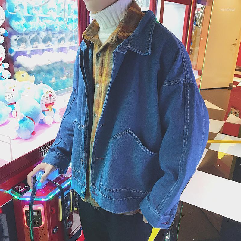 Men' Trench Coats Wholesale 2022 Autumn Winter Style Denim Clothing Loose Jacket Male Embroidery Korean Bat Sleeve Student Teenagers Coat K, Black
Men' Trench Coats Wholesale 2022 Autumn Winter Style Denim Clothing Loose Jacket Male Embroidery Korean Bat Sleeve Student Teenagers Coat K, Black