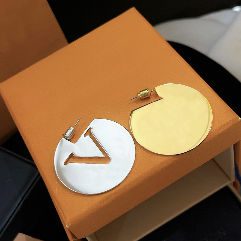 Women Hoop Earrings Designer Silver Earrings Gold Flowers Luxury Fashion Letters Earring Jewelry Stud Earring With Brands Hoops 22021702
Women Hoop Earrings Designer Silver Earrings Gold Flowers Luxury Fashion Letters Earring Jewelry Stud Earring With Brands Hoops 22021702