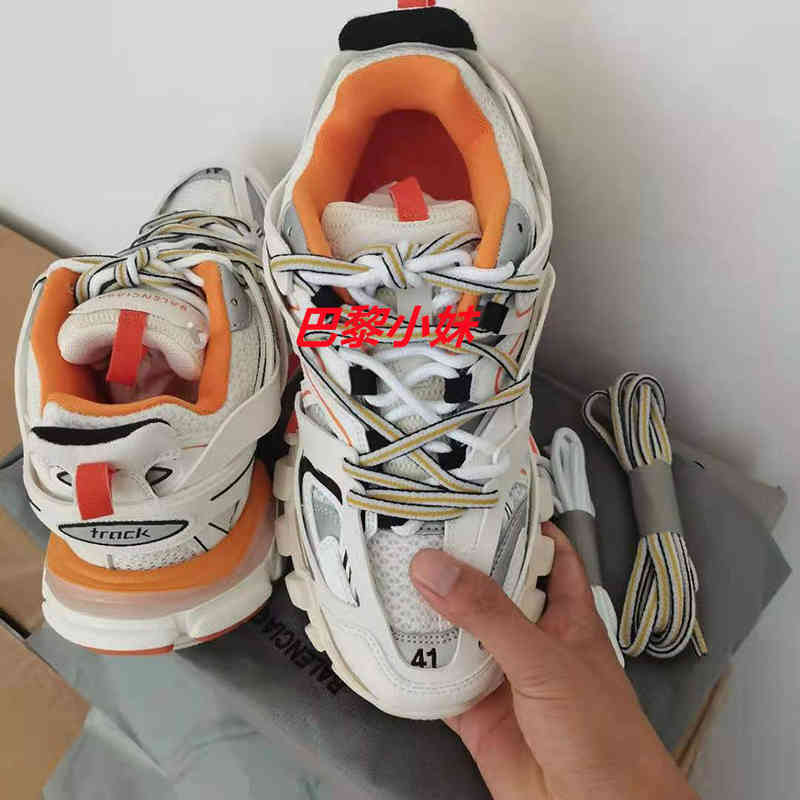 Designer Bbalencaigass Fashion Casual Shoes Paris Three Romantic Generation Daddy Ins Cool Couple Retro Elevated Sneaker Track3 0, Black and white
Designer Bbalencaigass Fashion Casual Shoes Paris Three Romantic Generation Daddy Ins Cool Couple Retro Elevated Sneaker Track3 0, Black and white