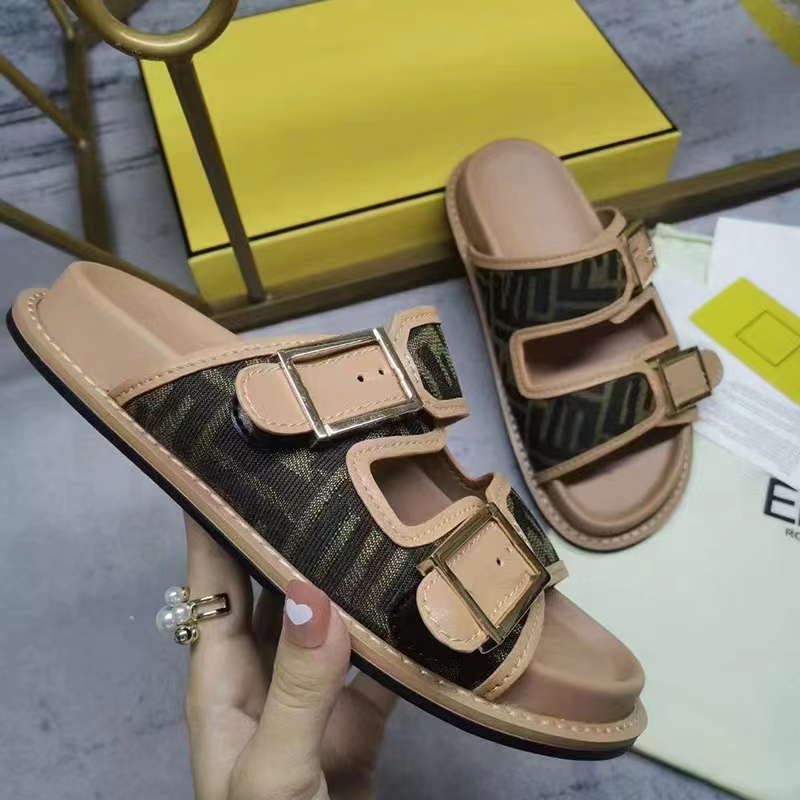 2022 designer Slippers New Men's summer rubber SANDALS BEACH slides fashion wear-resistant slippers indoor shoes size 35-45 
2022 designer Slippers New Men's summer rubber SANDALS BEACH slides fashion wear-resistant slippers indoor shoes size 35-45