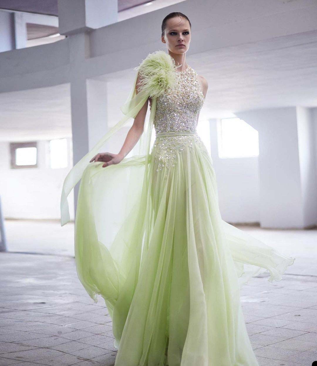 Light Green A-line Bridesmaid Dresses Lace Tulle Sequins Custom Made Feather Elegent Sleeveless Floor Length Party Gowns Appliqued Elegant Evening Gow
