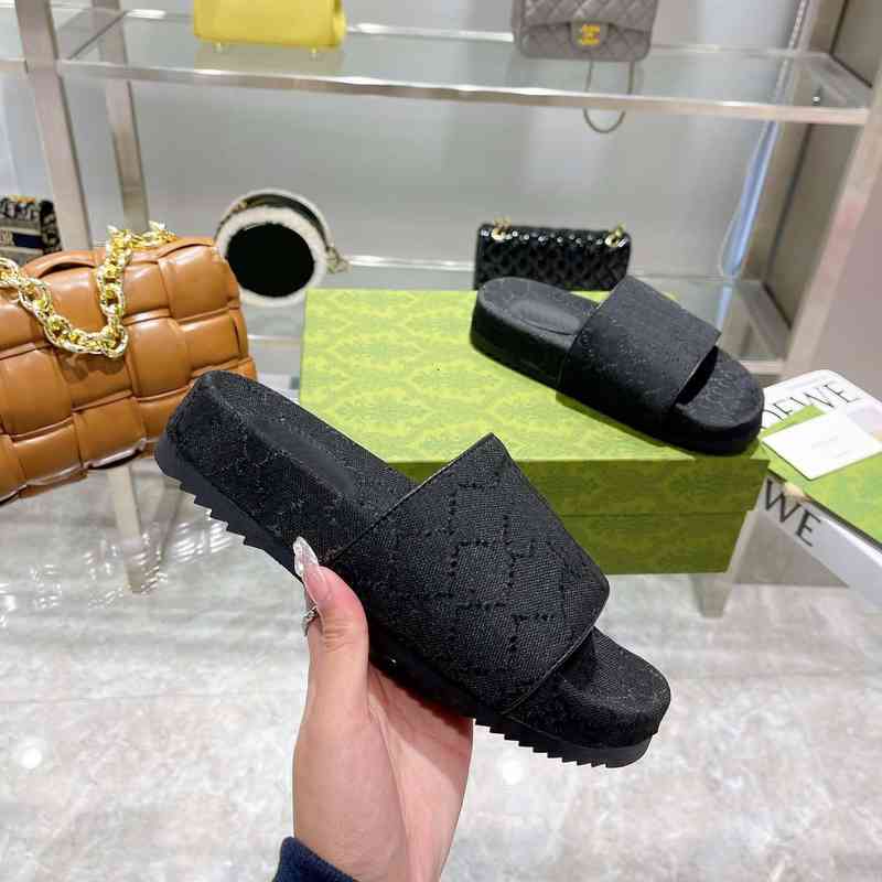 Sandals men Famous designer and women sandals slippers advanced latest platform slipper beach thick bottom letters woman leather slip belt O3DU