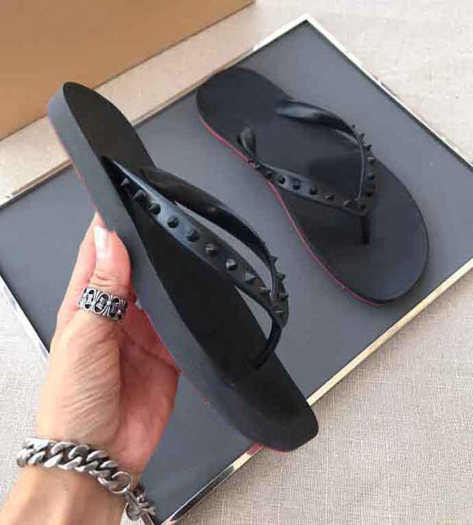 Luxurious Men Slippers Sandal Red sole shoe Beach Slip-on Slides Flip Flat Sandals Studs Summer Flats Outdoor Flip-flops Sandalias factory sale
Luxurious Men Slippers Sandal Red sole shoe Beach Slip-on Slides Flip Flat Sandals Studs Summer Flats Outdoor Flip-flops Sandalias factory sale