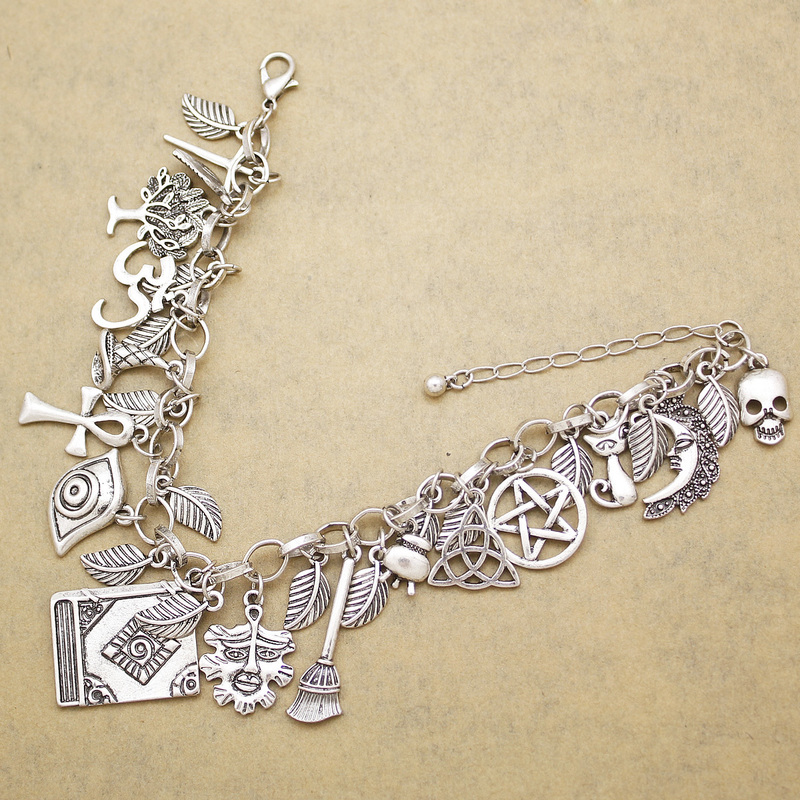 Women s Mythology Fairytale Bracelets Beads Charms Mermaid Seahorse Link Chain Crystal Bangle Armband Aesthetic Jewelry Vintage 220716
Women s Mythology Fairytale Bracelets Beads Charms Mermaid Seahorse Link Chain Crystal Bangle Armband Aesthetic Jewelry Vintage 220716