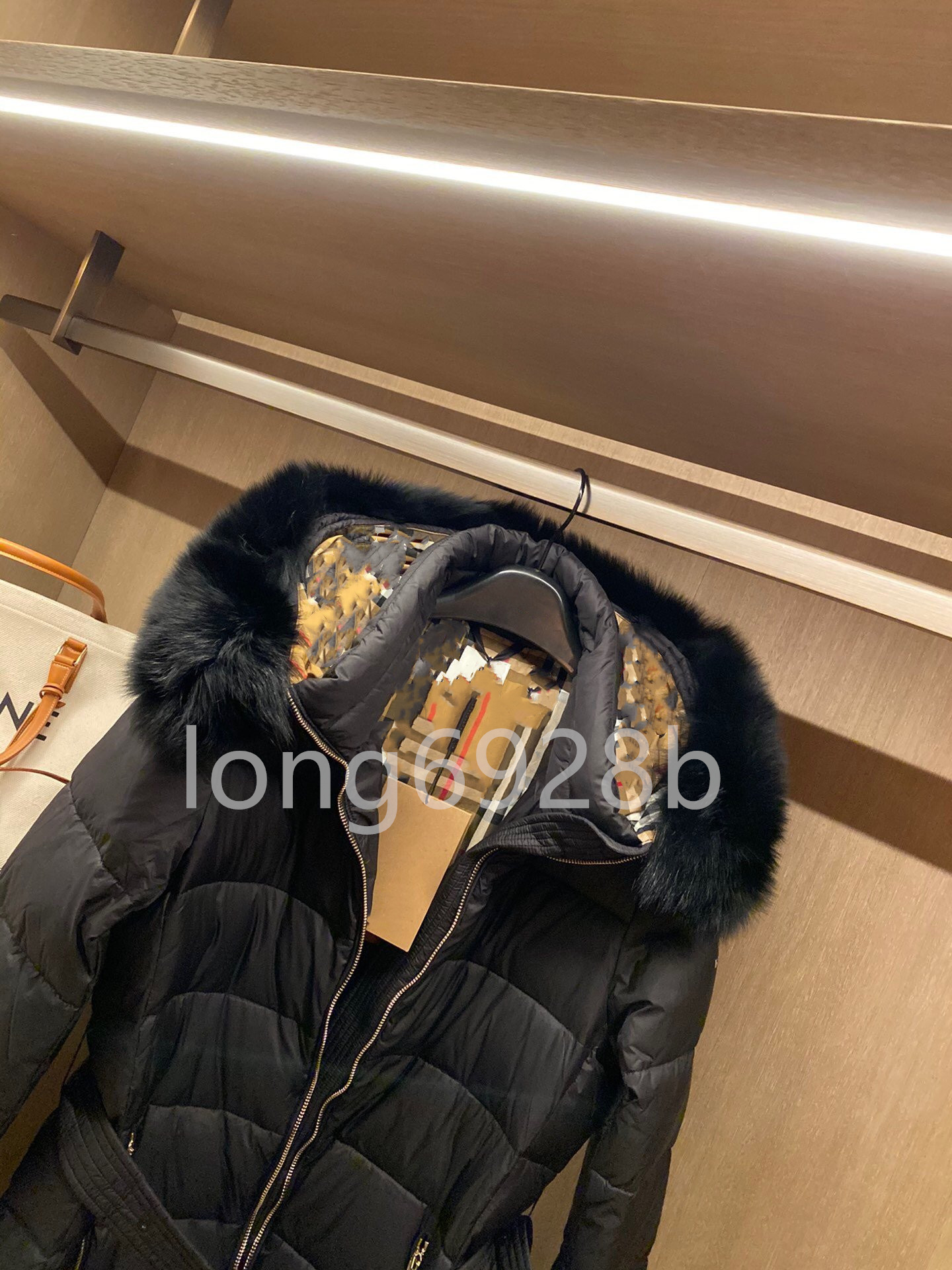 women down long hoodies jacket thin and light slim Puffer Bubble Pocket Parka Coat Long Turtleneck fur collar belt tie doudoune
women down long hoodies jacket thin and light slim Puffer Bubble Pocket Parka Coat Long Turtleneck fur collar belt tie doudoune
