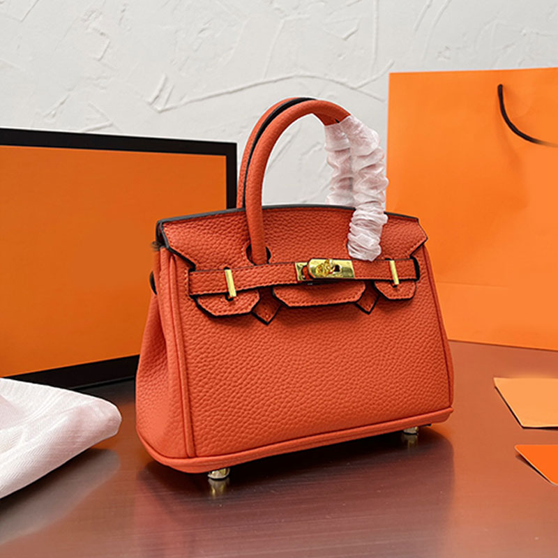 5A Quality Tote Bags Plain Handbag Purse Women Crossbody Shoulder Bag Genuine Leather Gold Hardware Key Lock Removable Strap Classic Handbags
5A Quality Tote Bags Plain Handbag Purse Women Crossbody Shoulder Bag Genuine Leather Gold Hardware Key Lock Removable Strap Classic Handbags