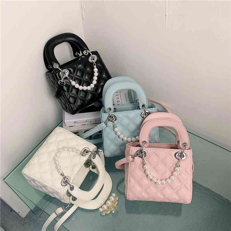 Woman Small Bag Pearl Diamond Lattice Embroidered Thread Single Shoulder Fashion Messenger Women's Wholesale Western Style Ladies Designer Bags, Black
Woman Small Bag Pearl Diamond Lattice Embroidered Thread Single Shoulder Fashion Messenger Women's Wholesale Western Style Ladies Designer Bags, Black
