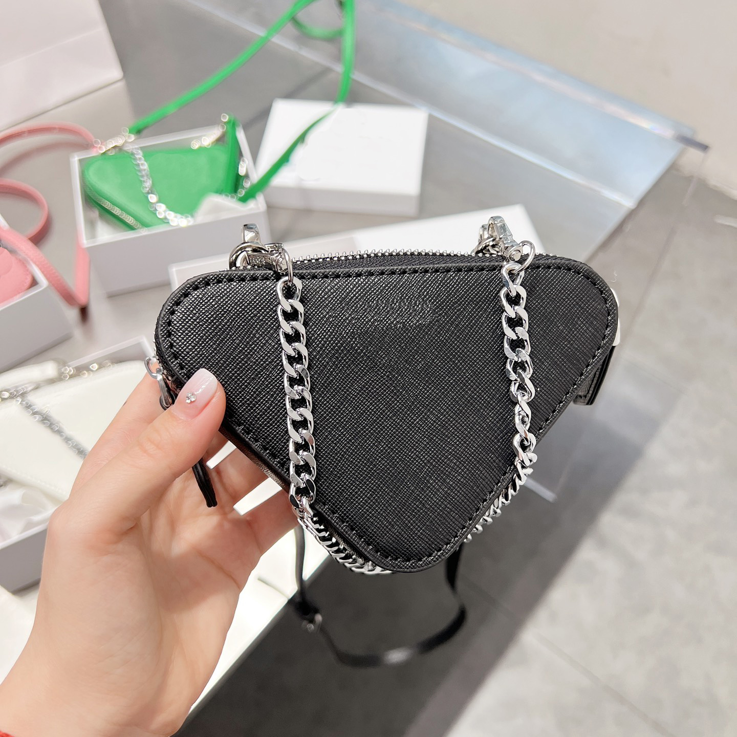 Designers Bags Luxurys Shoulder Bags Handbags temperament solid color messenger bag casual versatile couplebags Folding trianglebags very nice, White
Designers Bags Luxurys Shoulder Bags Handbags temperament solid color messenger bag casual versatile couplebags Folding trianglebags very nice, White