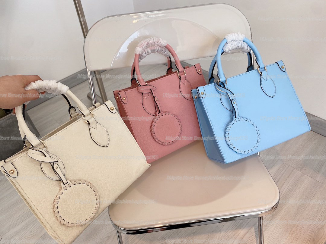 2022 FASHION ONTHEGO PM M45717 WOMEN luxurys designers bags genuine leather Handbags messenger crossbody shoulder bag Totes Wallet shopping bag
2022 FASHION ONTHEGO PM M45717 WOMEN luxurys designers bags genuine leather Handbags messenger crossbody shoulder bag Totes Wallet shopping bag