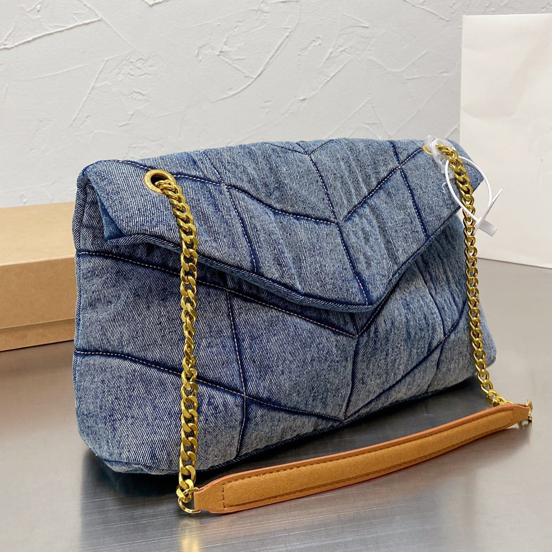 Top Quality Handbags Women Denim Blue Chain Shoulder Crossbody Bags Classic Designers Handbag Envelope Messenger Bag Purse Cloud baggs
Top Quality Handbags Women Denim Blue Chain Shoulder Crossbody Bags Classic Designers Handbag Envelope Messenger Bag Purse Cloud baggs