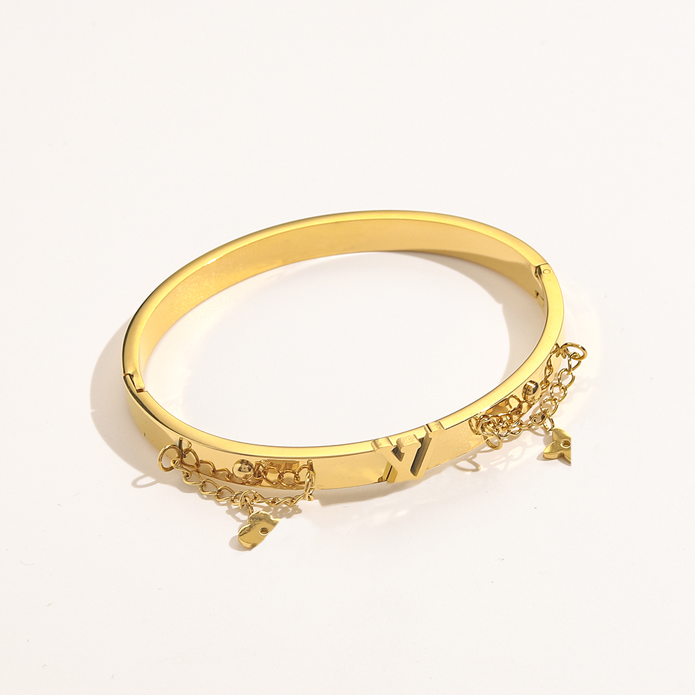 Europe America Fashion Style Bracelets Women Bangle Luxury Designer Jewelry 18K Gold Plated Stainless steel Wedding Lovers Gift Bangles Wholesale ZG1426
Europe America Fashion Style Bracelets Women Bangle Luxury Designer Jewelry 18K Gold Plated Stainless steel Wedding Lovers Gift Bangles Wholesale ZG1426