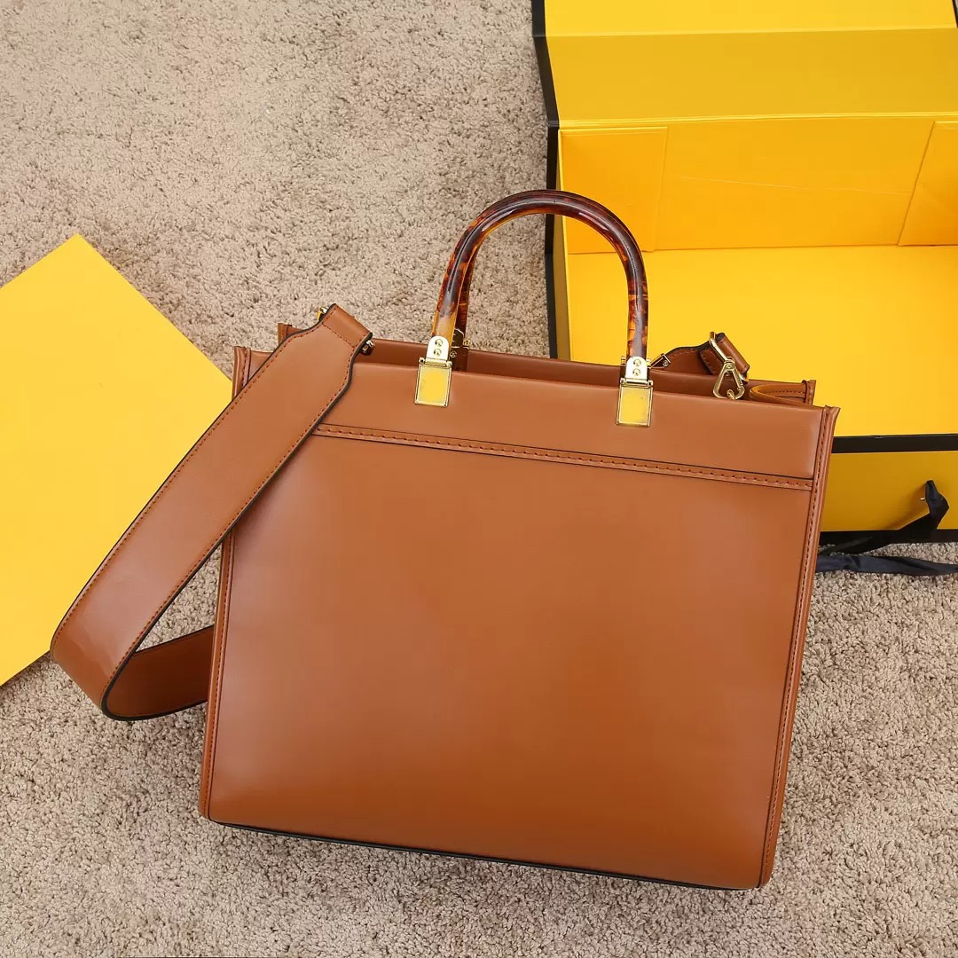 WHOLESALE Designers Handbags Shoulder Bags high quality shopping bag leather material amber double handle large capacity letter, Not for sale;not sold separately.
WHOLESALE Designers Handbags Shoulder Bags high quality shopping bag leather material amber double handle large capacity letter, Not for sale;not sold separately.