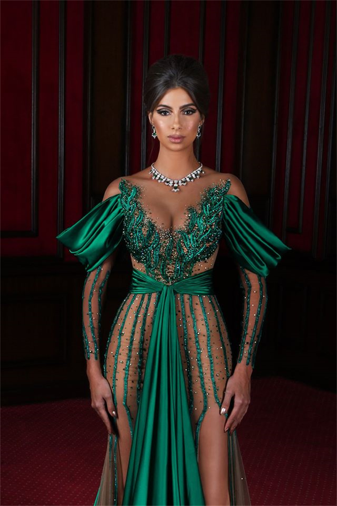 Charming Green Evening Dresses Sheer Neck Side Split Party Gowns Illusion Beaded Prom Dress Ruffles See Through Floor Length Robe De Soriee