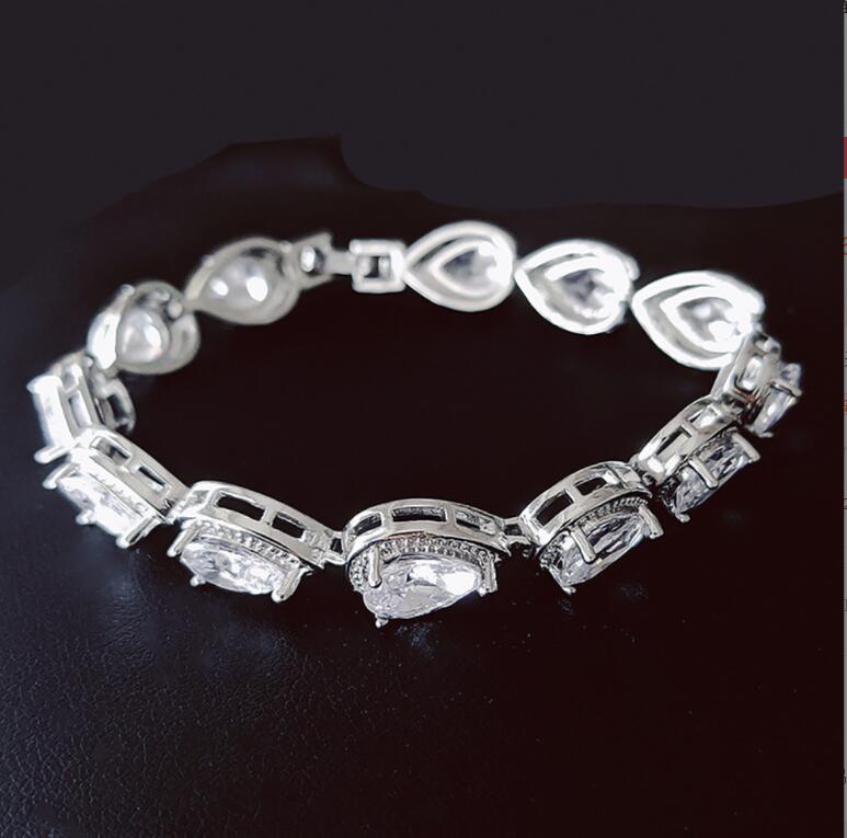 Choucong Brand Wedding Bracelet Luxury Jewelry 925 Sterling Silver Water Drop Pear Cut White Topaz Party CZ Diamond Gemstones Women Charm Bangle For L