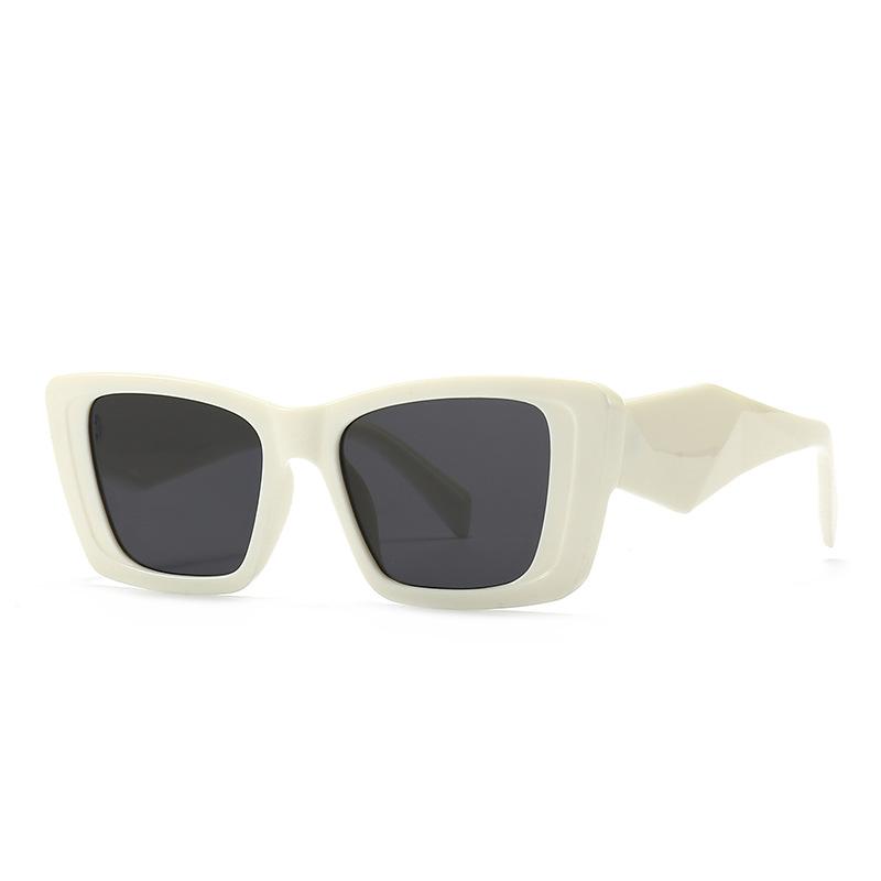 Sunglasses Vintage Fashion Square Small Frame Women Designer Travel Retro Sun Glasses Sexy Ladies Shades
Sunglasses Vintage Fashion Square Small Frame Women Designer Travel Retro Sun Glasses Sexy Ladies Shades