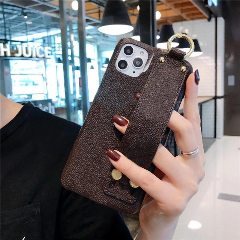 Luxury Phone Cases For Iphone 13 12 12Pro Max 11 11pro XS XR XsMax 7 8 Plus Designers Pattern Leather Wristband Cellphone Case G2206151Z, H1-black
Luxury Phone Cases For Iphone 13 12 12Pro Max 11 11pro XS XR XsMax 7 8 Plus Designers Pattern Leather Wristband Cellphone Case G2206151Z, H1-black