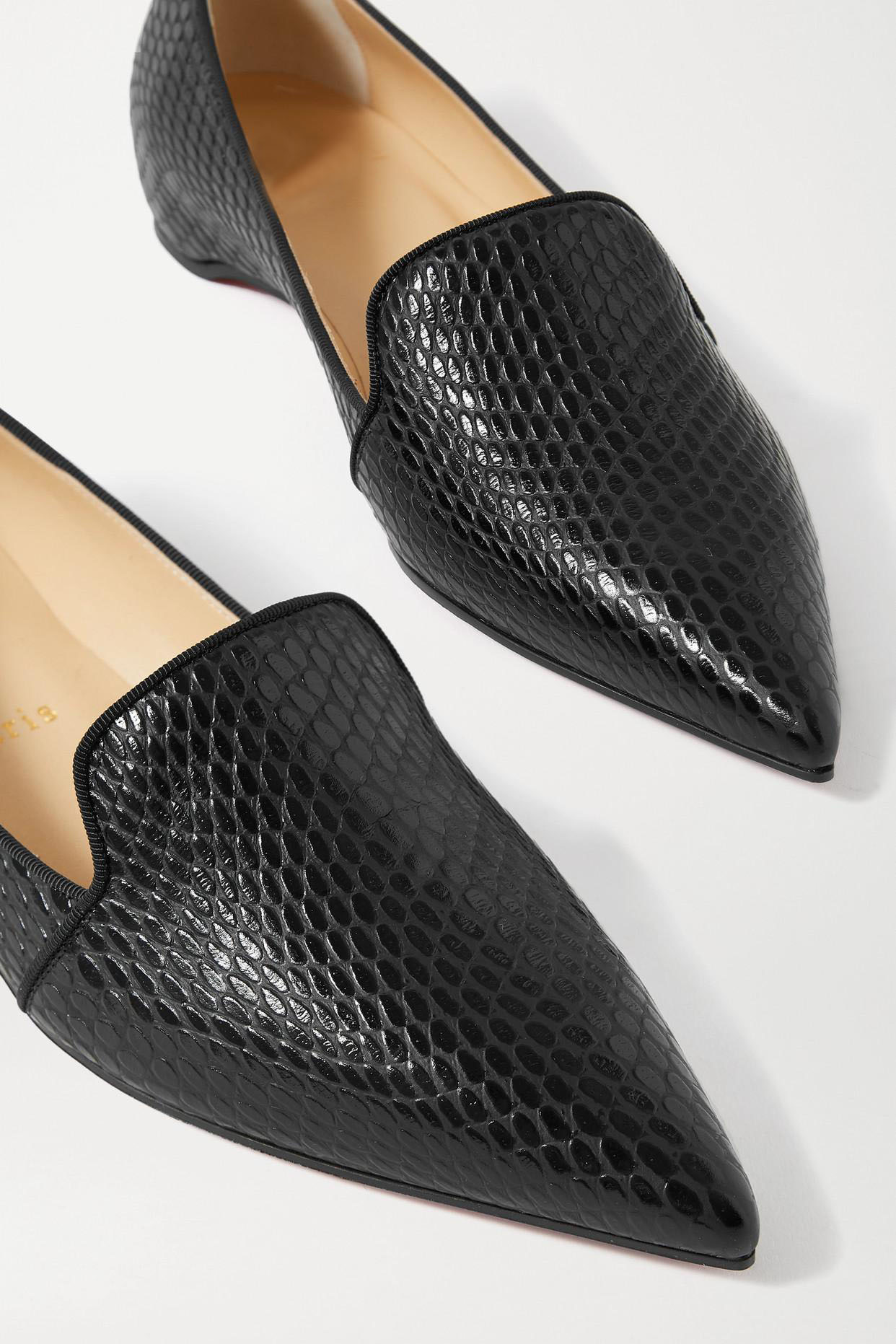 Name Brand design womens Red Bottoms Shoes For Women Flats Kashasha Luxury Design pointed toe Black Suede Leather woman casual flat party dress shoe
Name Brand design womens Red Bottoms Shoes For Women Flats Kashasha Luxury Design pointed toe Black Suede Leather woman casual flat party dress shoe