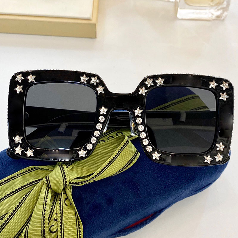 Ladies Luxury Sunglasses 0780S Classic Summer Style Big Square Diamonds Sexy Personality Elegant Women Sunglasses Vacation Party Club Universal With Box
Ladies Luxury Sunglasses 0780S Classic Summer Style Big Square Diamonds Sexy Personality Elegant Women Sunglasses Vacation Party Club Universal With Box