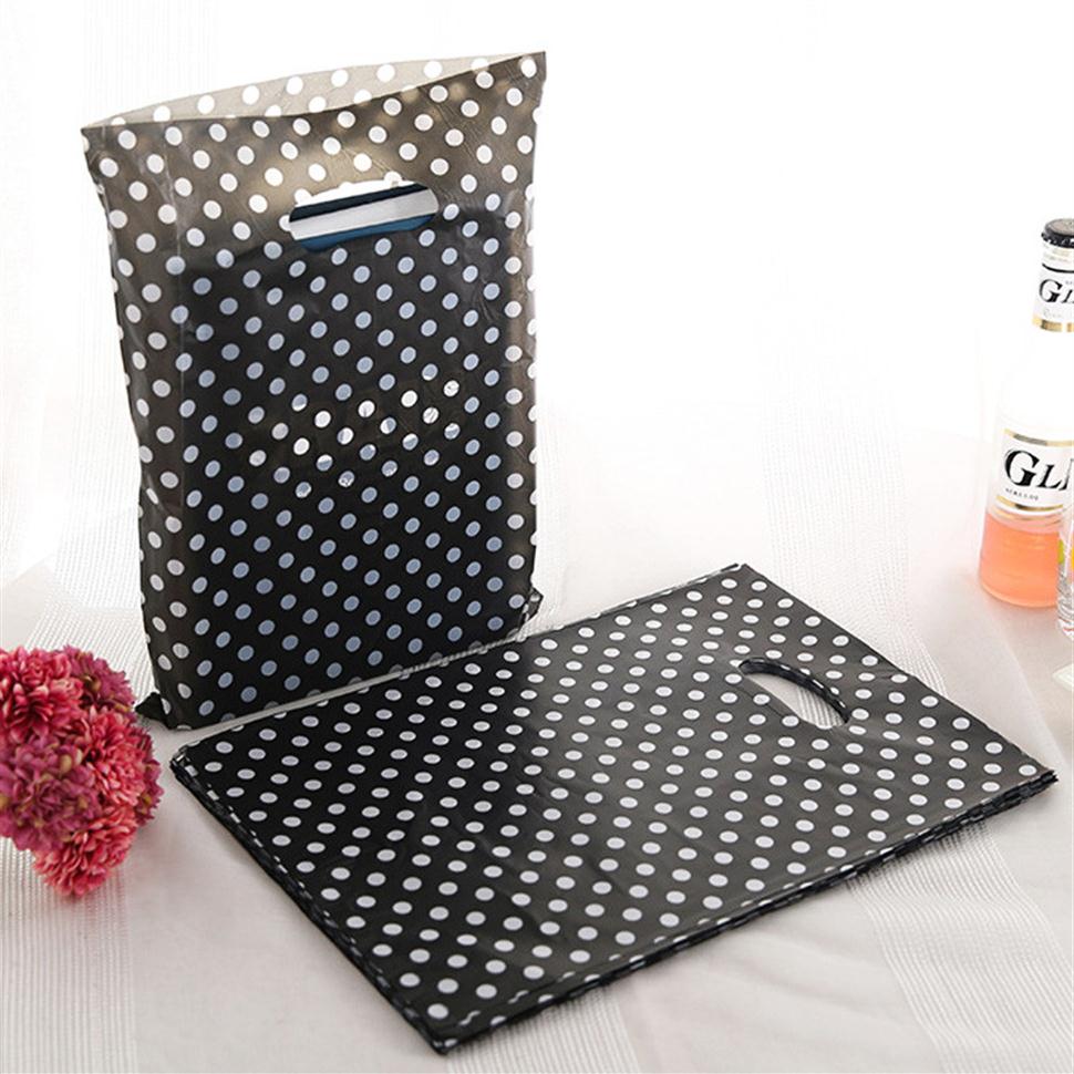 Black White Dot Plastic Gift Bags wraps With Handles Packaging For Mini Jewelry Whole2357
Black White Dot Plastic Gift Bags wraps With Handles Packaging For Mini Jewelry Whole2357