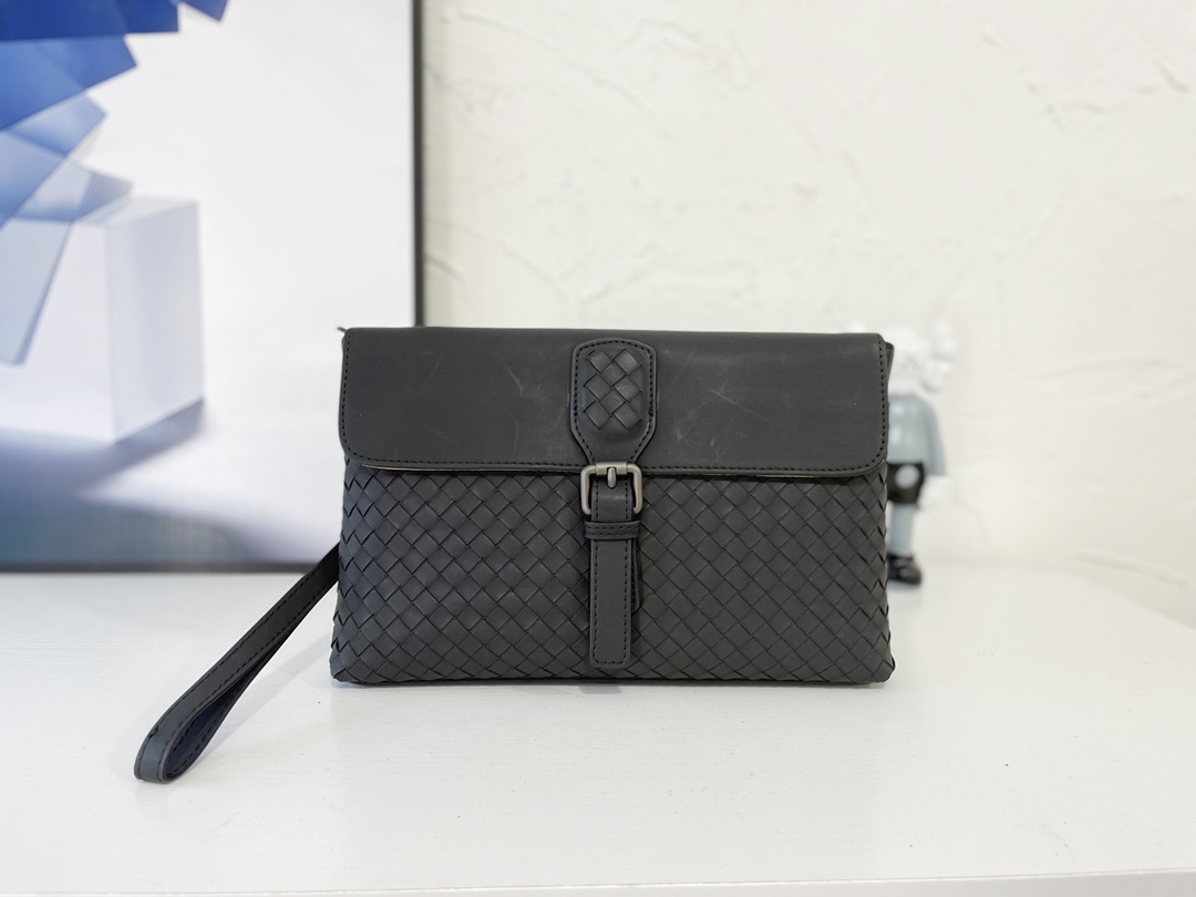 Waxed Leather Handbag Simple Noble Classic Designer bag Top quality leather High-capacity Metal decoration Zipper Shoulder bags 27 17 3cm
Waxed Leather Handbag Simple Noble Classic Designer bag Top quality leather High-capacity Metal decoration Zipper Shoulder bags 27 17 3cm