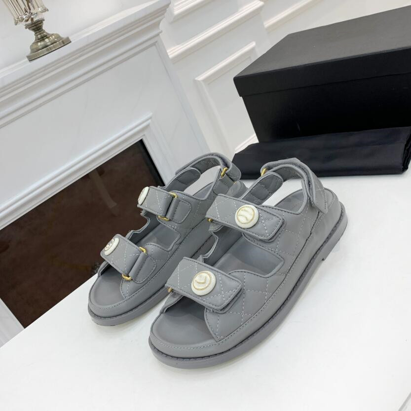 2023 Designer Sandals For Women Ladies Hollowed out pattern Flats Flat Heels Slippers Trend Luxe Tories Slides Rubber Summer Flip Flops Outdoor Beach Shoes Sliders, Box
2023 Designer Sandals For Women Ladies Hollowed out pattern Flats Flat Heels Slippers Trend Luxe Tories Slides Rubber Summer Flip Flops Outdoor Beach Shoes Sliders, Box